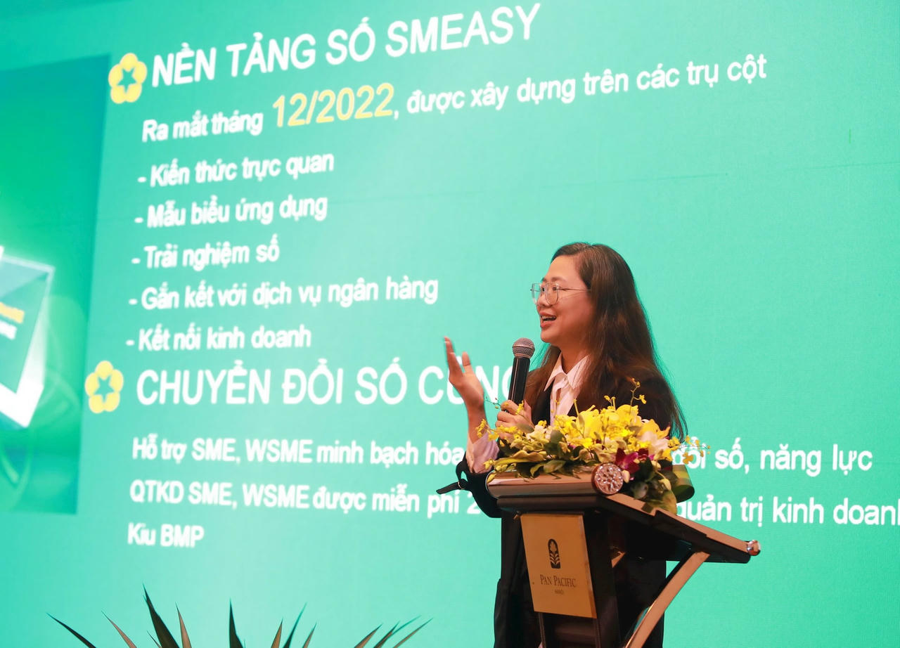 anh-03-ba-nguyen-thi-kim-phuong-phat-bieu.jpg