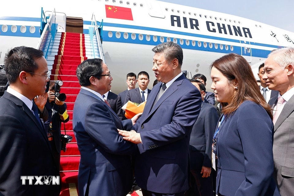 Thủ tướng Phạm Minh Chính chủ trì Lễ tiễn Tổng Bí thư, Chủ tịch nước Trung Quốc Tập Cận Bình tại Sân bay quốc tế Nội Bài. (Ảnh: Doãn Tấn/TTXVN)
