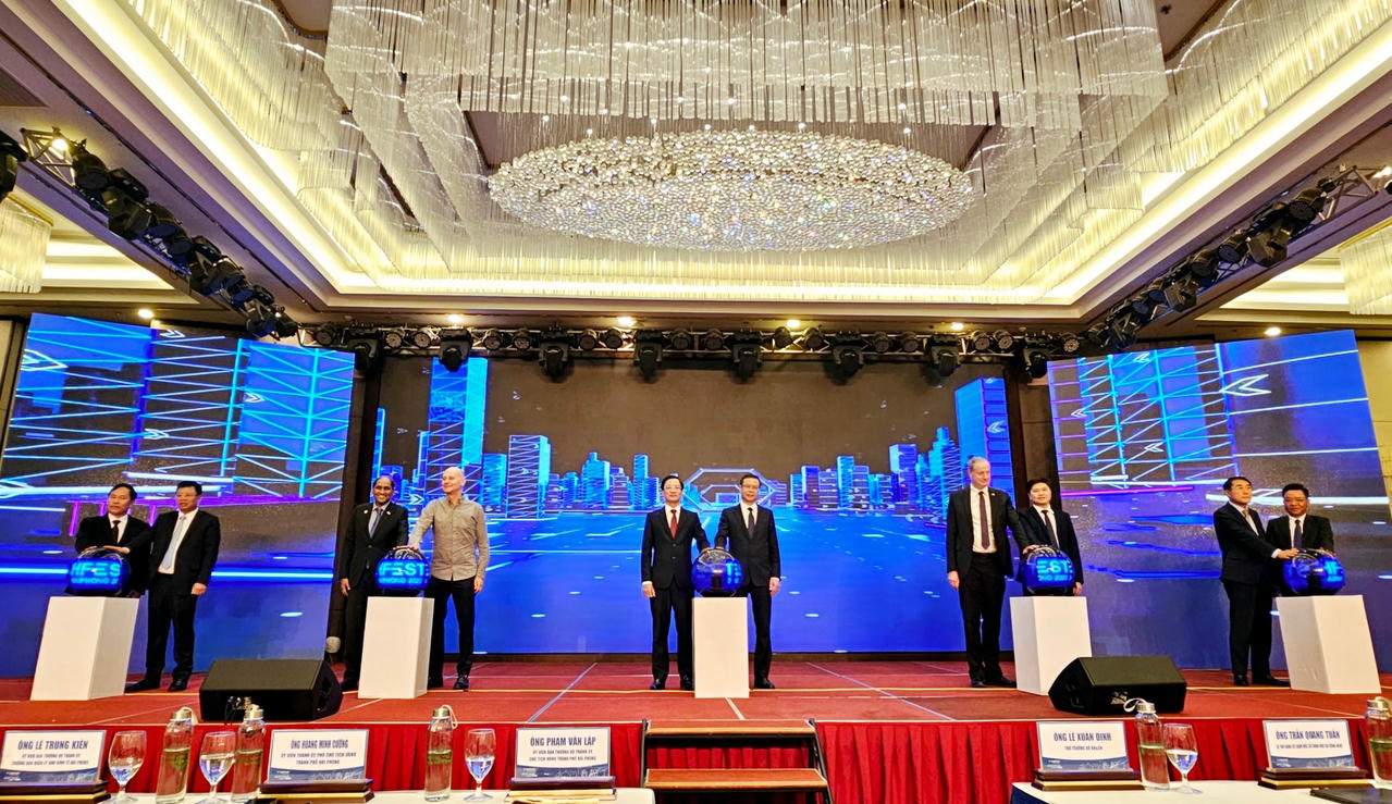 Sự kiện Techfest Hải Phòng 2023 với sự tham dự của các đại diện lãnh đạo trung ương, địa phương và đại sứ quốc tế.