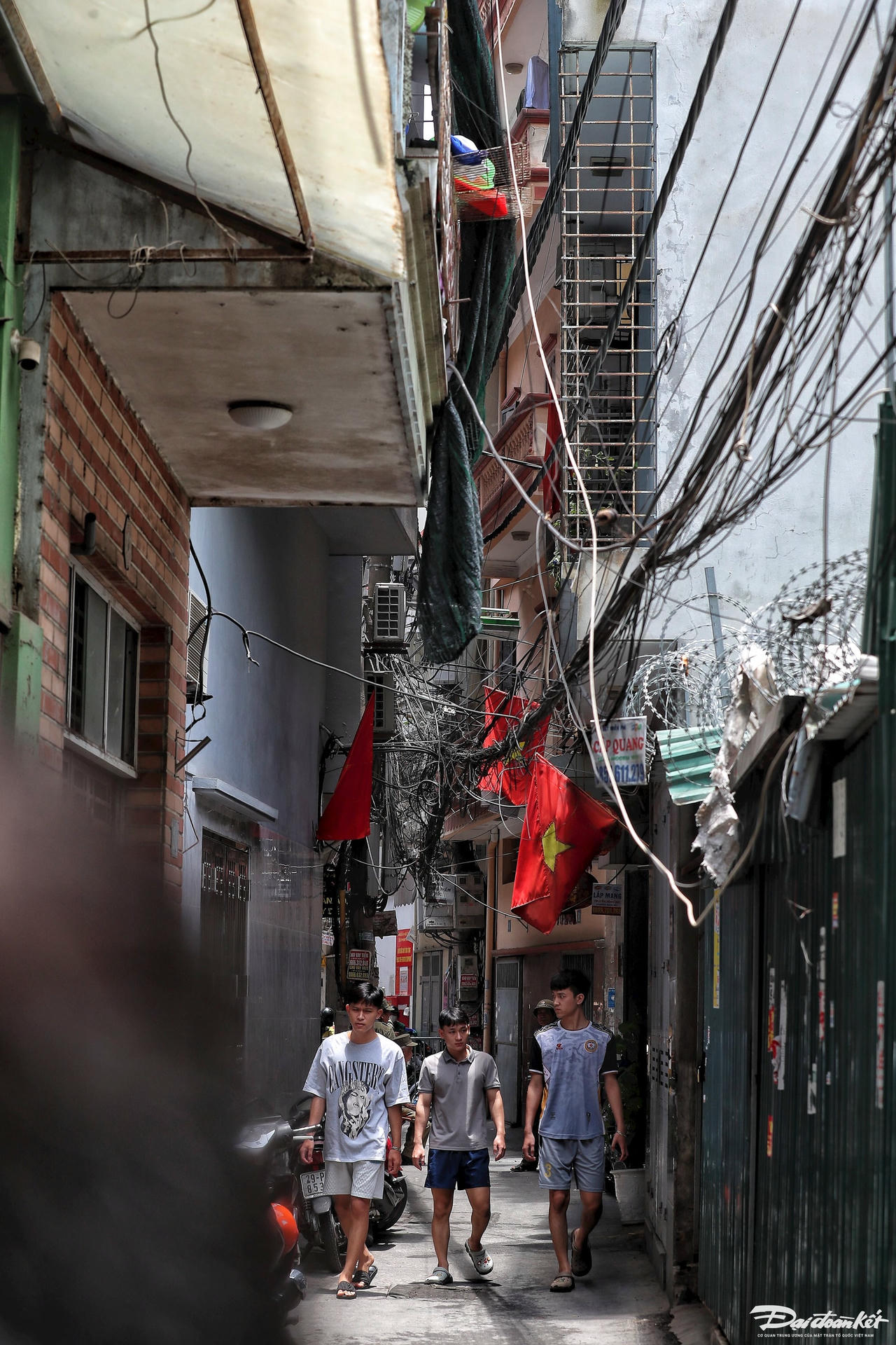 chuong_cop-le-khanh4(2).jpg