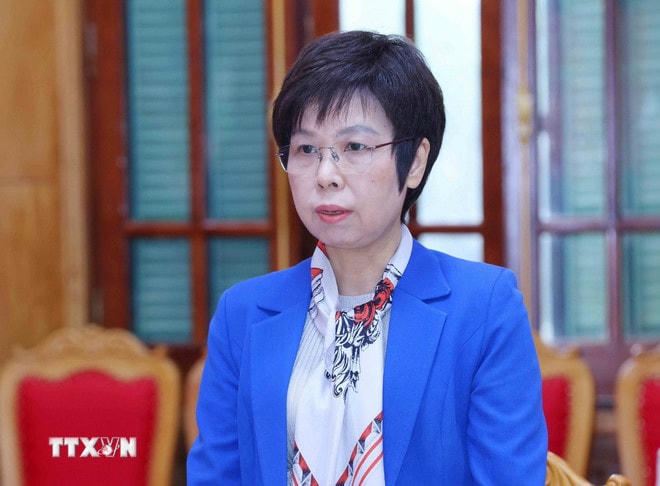 Bà Vũ Việt Trang, Tổng Giám đốc Thông tấn xã Việt Nam phát biểu tại buổi làm việc. (Ảnh: Phương Hoa/TTXVN) ttxvn-tong-giam-doc-vu-viet-trang-1.jpg