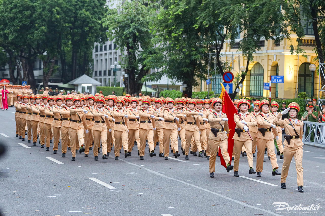 diễu binh20