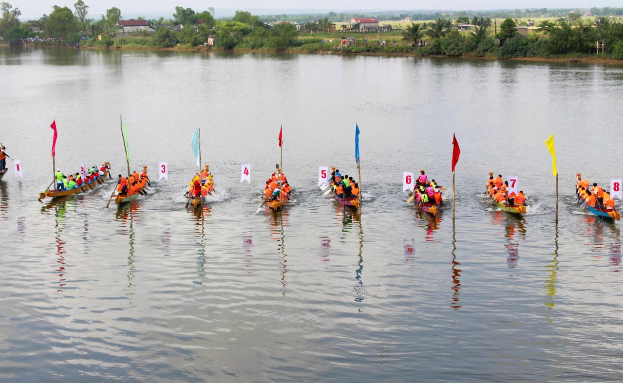 dua-thuyen-2.jpg