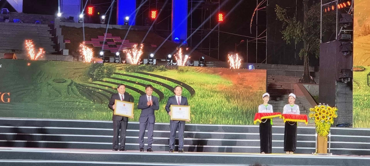 Một số hình ảnh nghệ thuật nổi bật, đặc sắc tại Carnival năm 2022: “Hòa Bình - Thanh âm xứ Mường”: