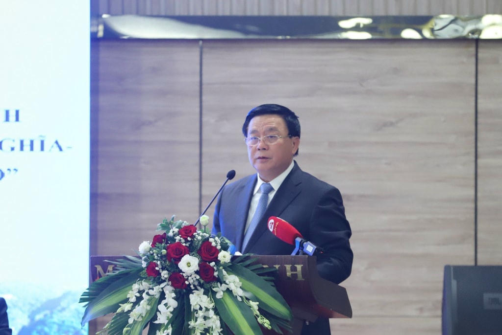 Đồng chí Nguyễn Xuân Thắng, Ủy viên Bộ Chính trị, Chủ tịch Hội đồng Lý luận Trung ương Đảng Cộng sản Việt Nam, Giám đốc Học viện Chính trị Quốc gia Hồ Chí Minh, phát biều khai mạc hội thảo.