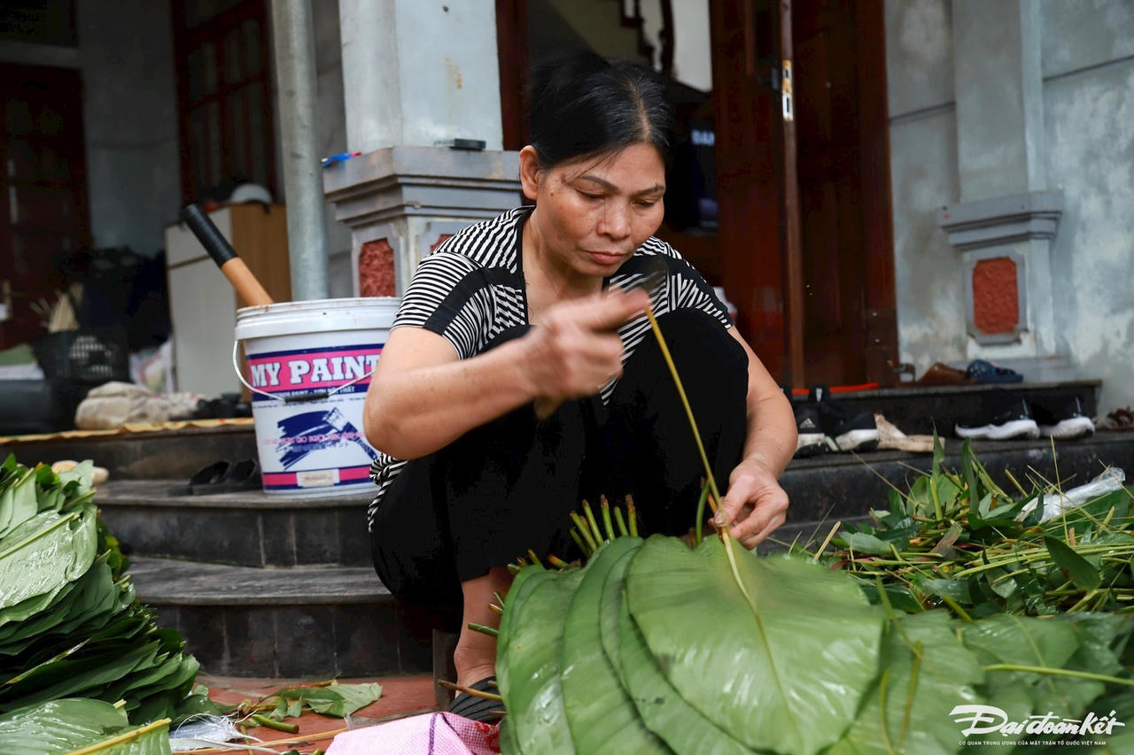 W_banh_chung_tranh_khuc-le-khanh4.jpg
