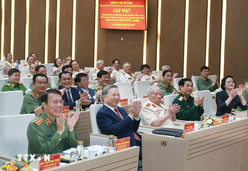 Tổng Bí thư Tô Lâm và các đại biểu dự buổi gặp mặt. (Ảnh: Thống Nhất/TTXVN)