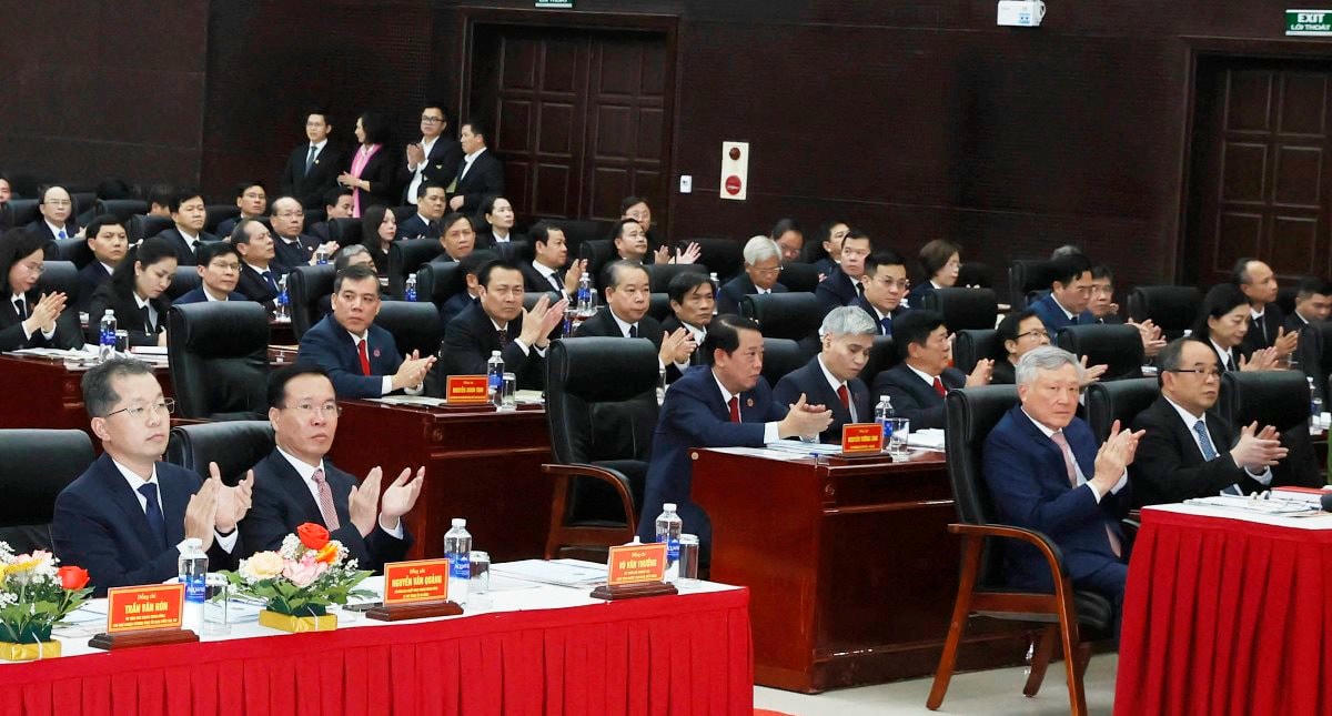 chu-tich-va-bi-thu-quang.jpg