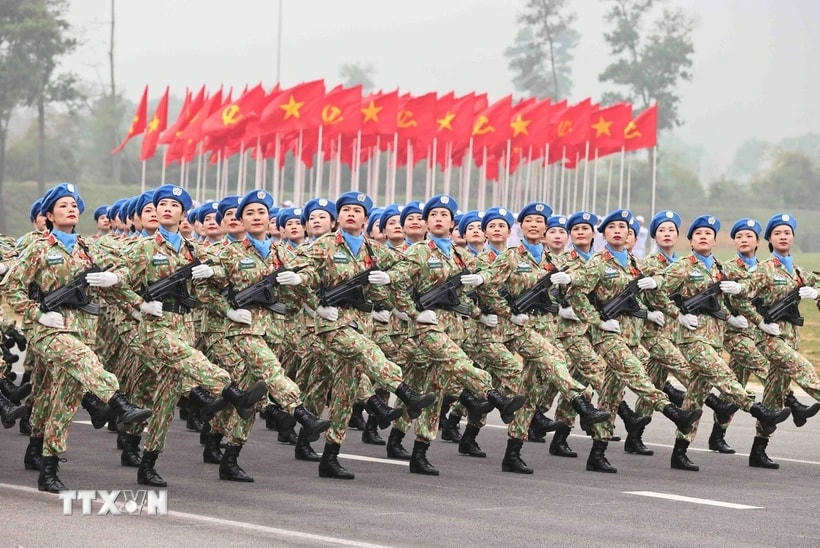 Kiểm tra hợp luyện diễu binh, diễu hành trong Lễ kỷ niệm 50 năm Ngày Giải phóng miền Nam, thống nhất đất nước. (Ảnh: Minh Đức/TTXVN)