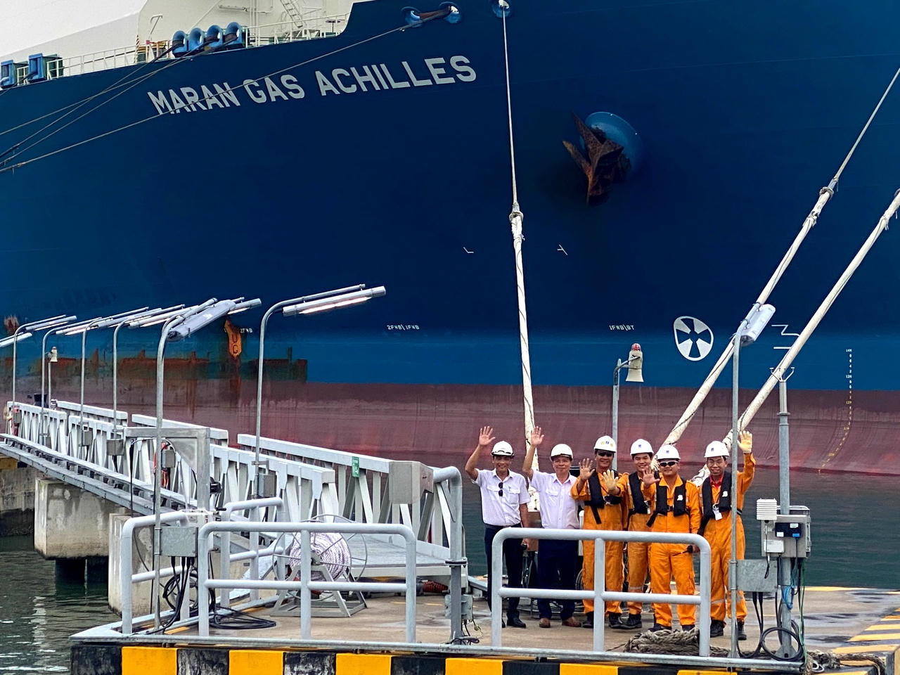 Các lực lượng tham gia tiếp nhận.