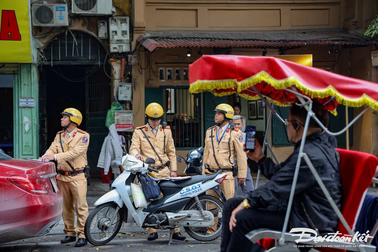 xe_hop_dong-le-khanh1.jpg