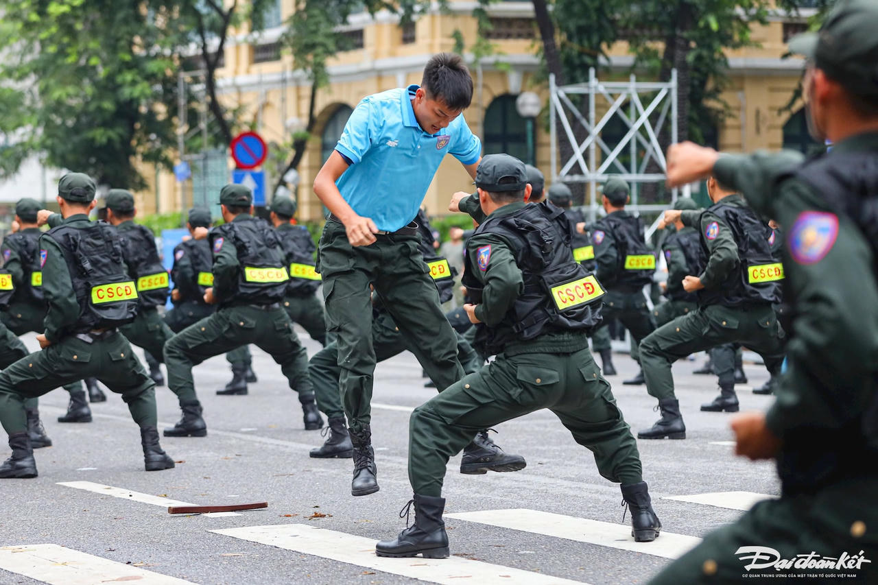 diễu binh95