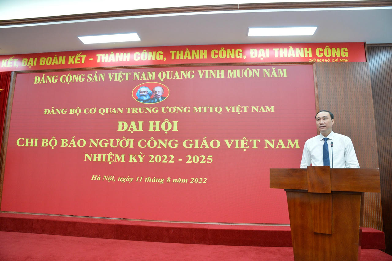 Phó Chủ tịch Phùng Khánh Tài phát biểu tại Đại hội.