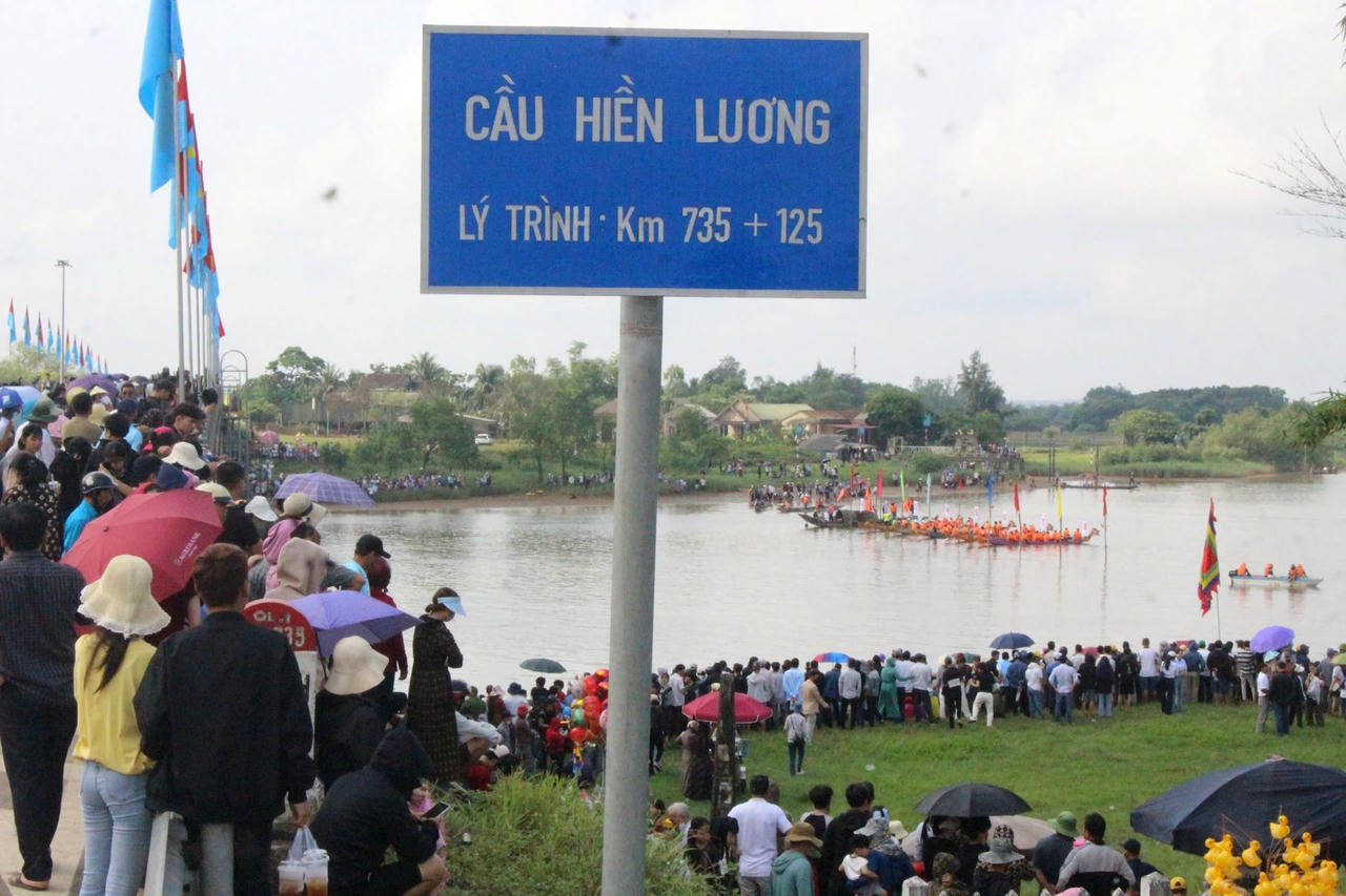 dua-thuyen-1.jpg