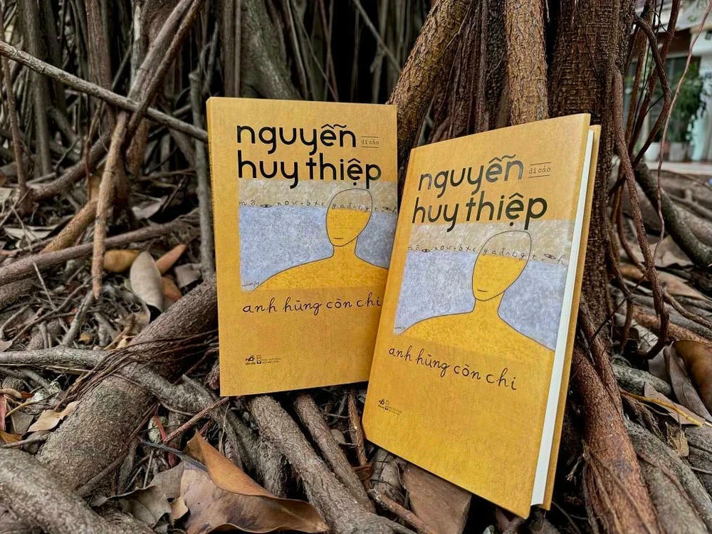 Bìa cuốn di cảo của nhà văn Nguyễn Huy Thiệp - 'Anh hùng còn chi.' (Nguồn: Nhã Nam_
