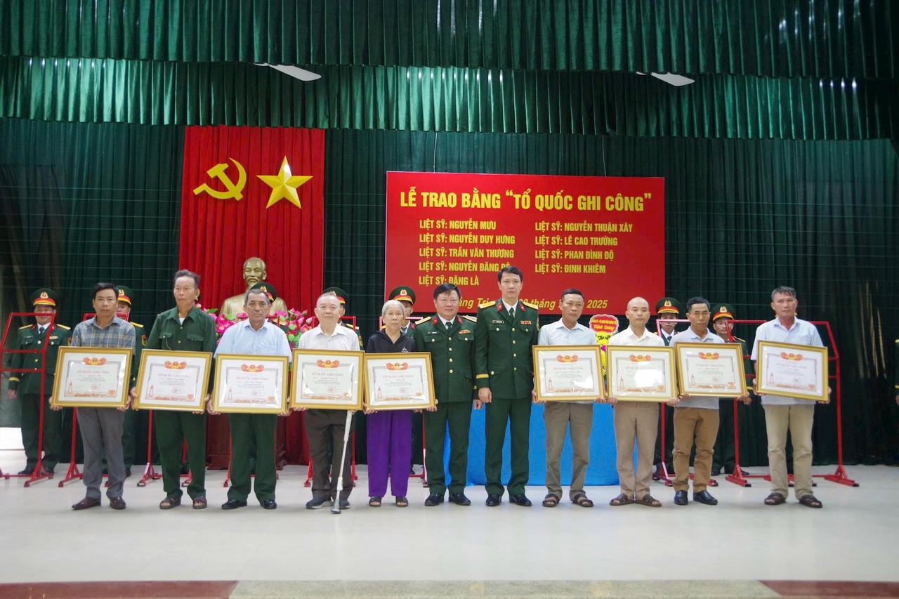 to-quoc-ghi-cong-2.jpg