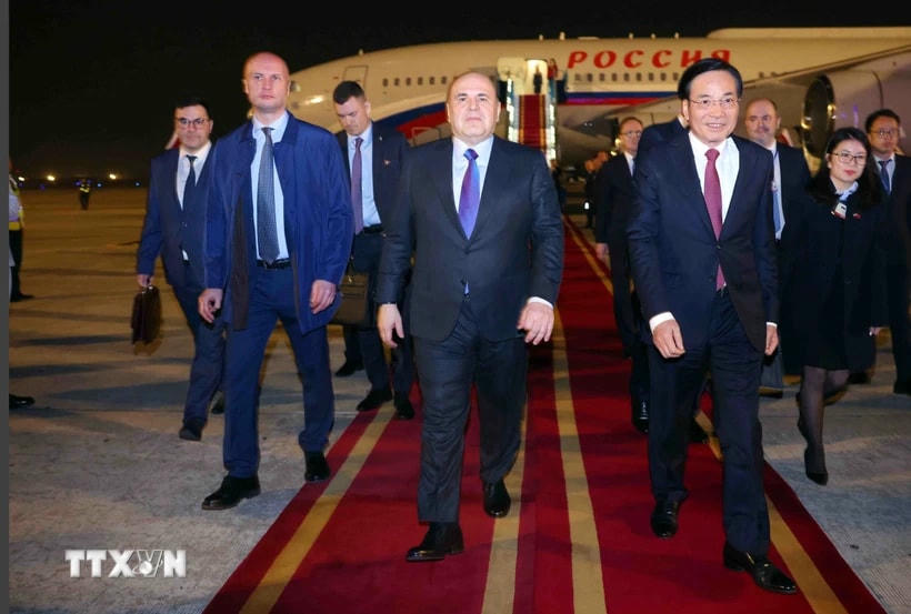 Lễ đón Thủ tướng Chính phủ Liên bang Nga Mikhail Vladimirovich Mishustin tại sân bay quốc tế Nội Bài, Hà Nội. (Ảnh: Phạm Kiên/TTXVN)