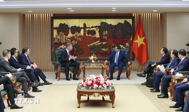 Thủ tướng Phạm Minh Chính tiếp ông Steven Kobos, Chủ tịch kiêm Giám đốc điều hành Tập đoàn Excelerate Energy (Hoa Kỳ). (Ảnh: Dương Giang/TTXVN) ttxvn-thu-tuong-tiep-chu-tich-kiem-giam-doc-dieu-hanh-tap-doan-excelerate-energy-hoa-ky-29-3.jpg