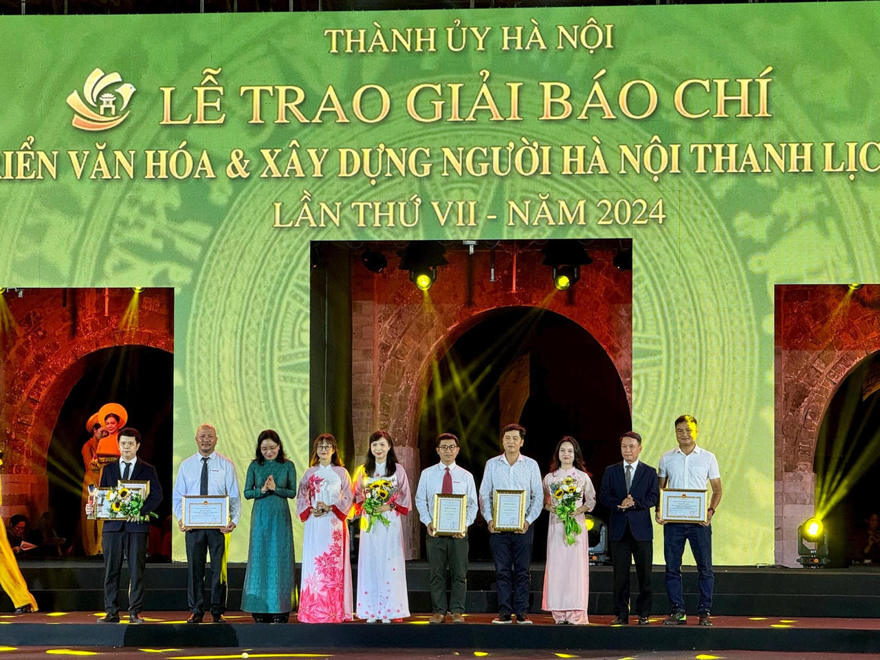 đặc biệt
