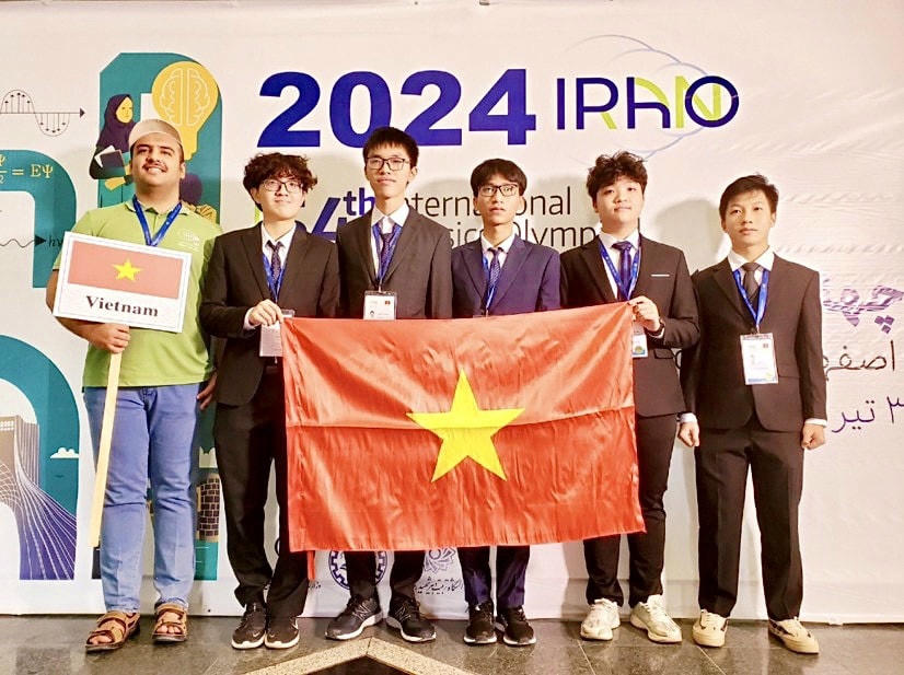 Đội tuyển Vật lý quốc tế 2024.jpg