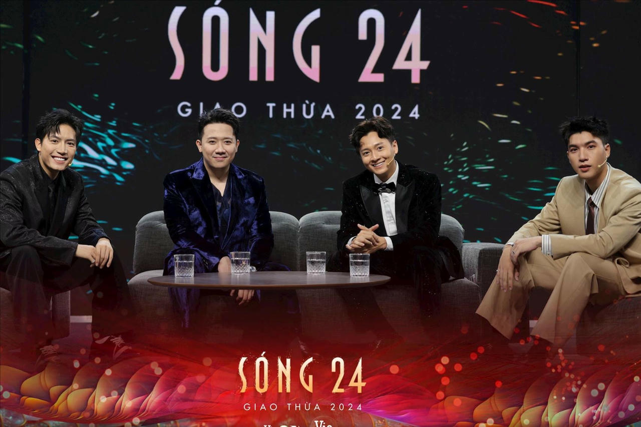vie-channel_song-24_photo-4-mc-1-(1).jpg