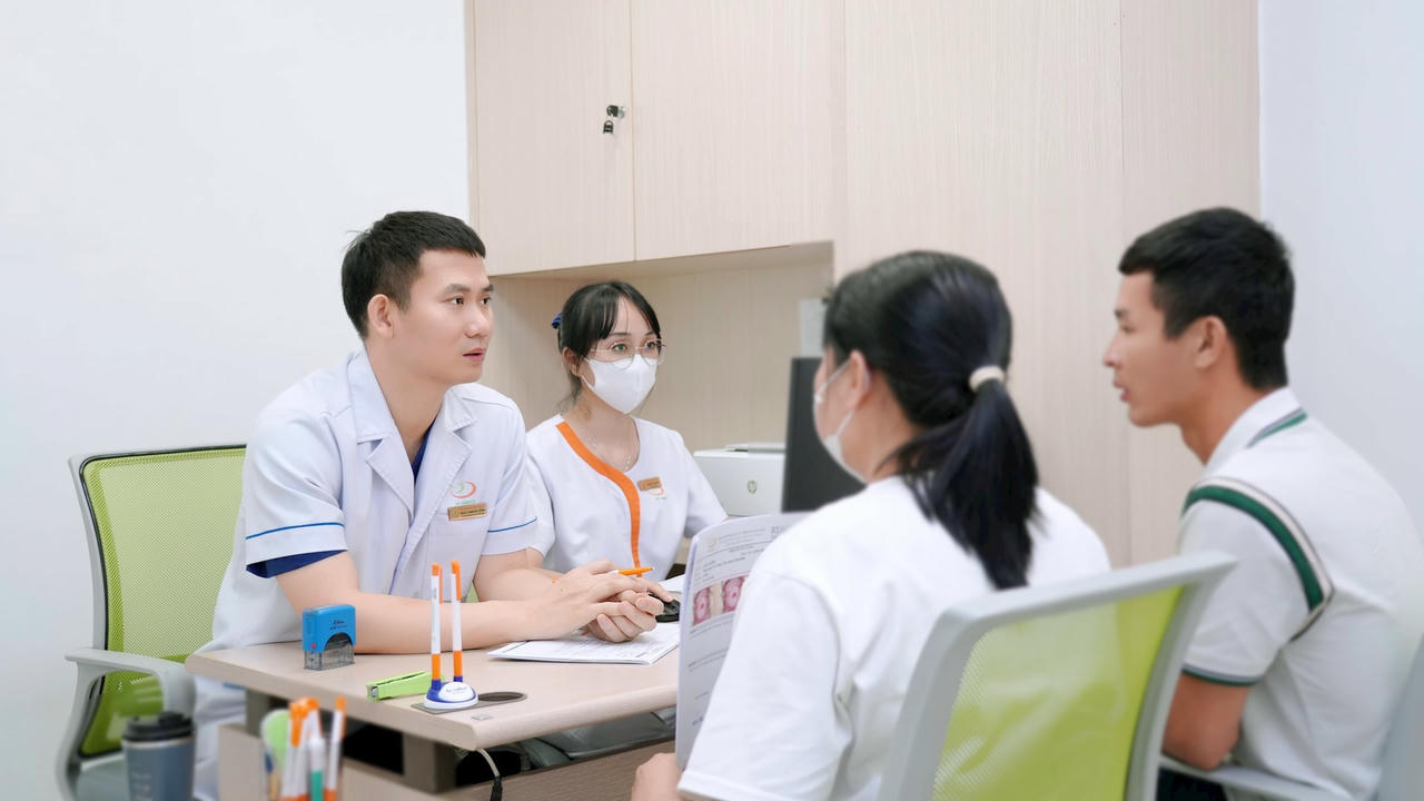 Bác sĩ Phạm Văn Hưởng tư vấn 2 (1)