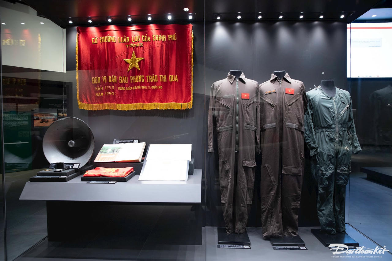 bao_tang-le-khanh27.jpg