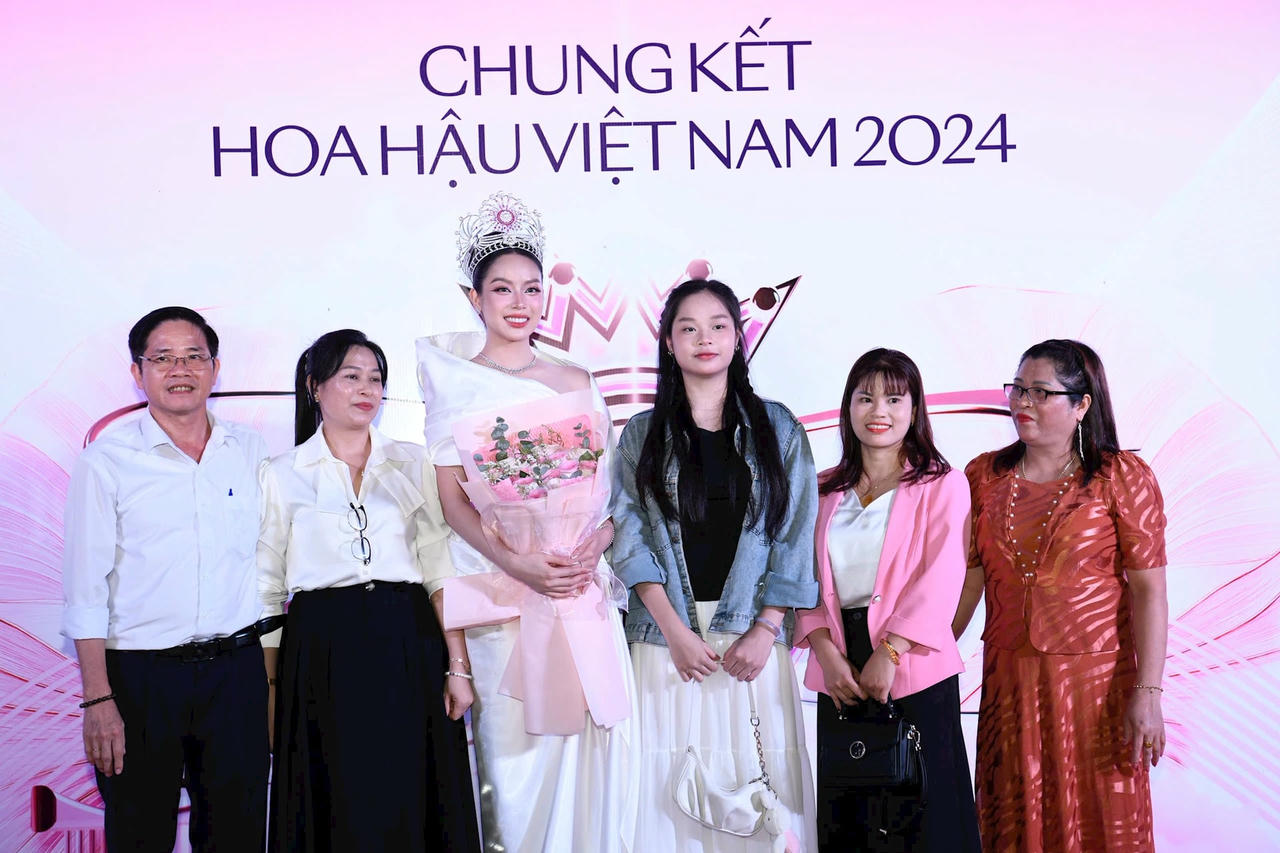 Hoa hau thay