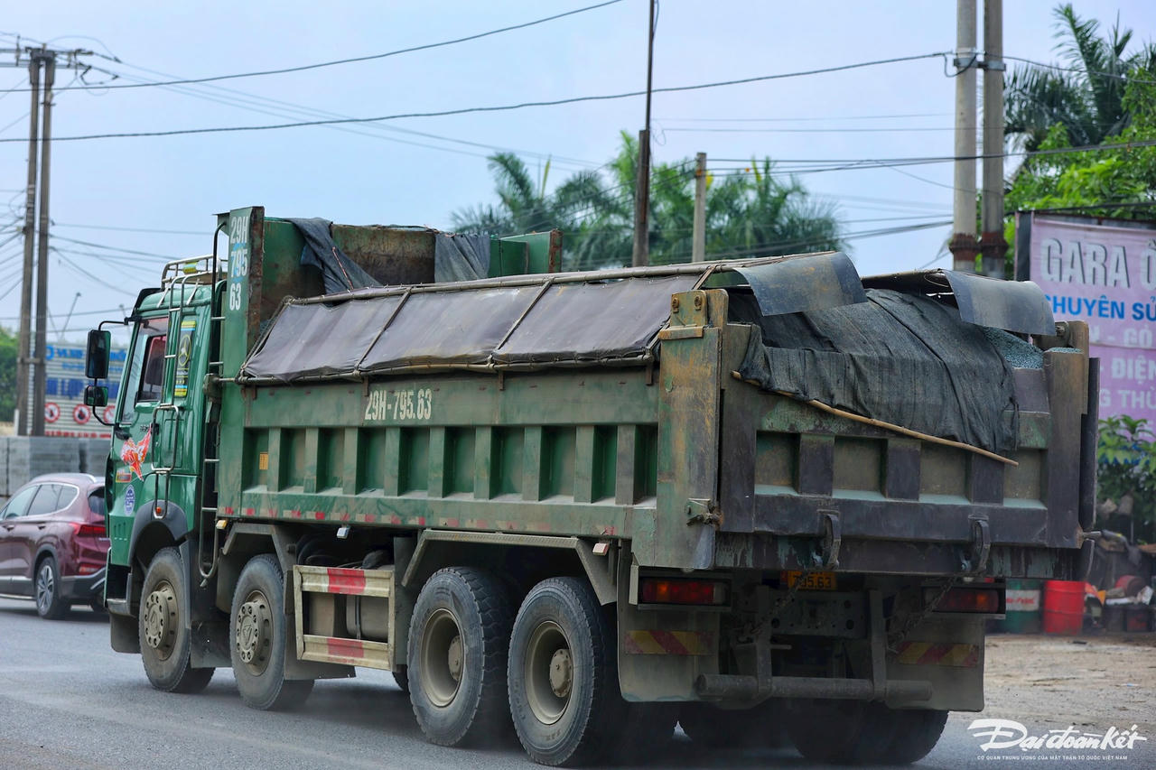 xe_qua_tai-le-khanh3.jpg