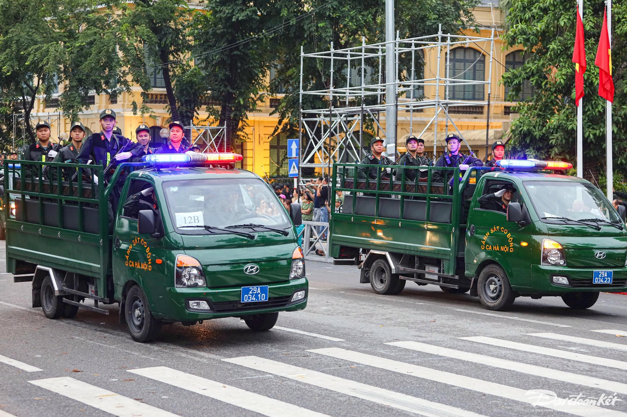 diễu binh72