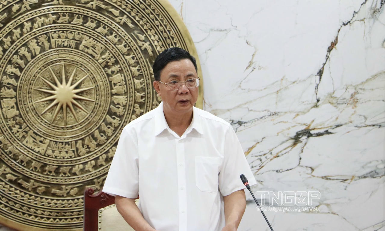 Phó Chủ tịch Thường trực UBND tỉnh Thái Nguyên Đặng Xuân Trường chỉ đạo các biện pháp giải quyết vụ việc. Ảnh: Cổng TTĐT Thái Nguyên.