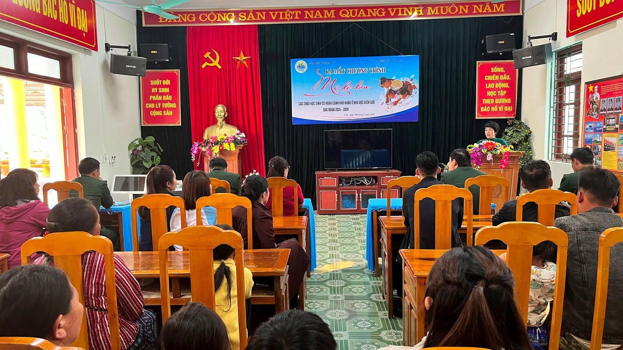 quang-canh-buoi-ra-mat-mo-hinh-me-do-dau-cho-tre-em-ngheo-vung-cao-bien-gioi.jpg