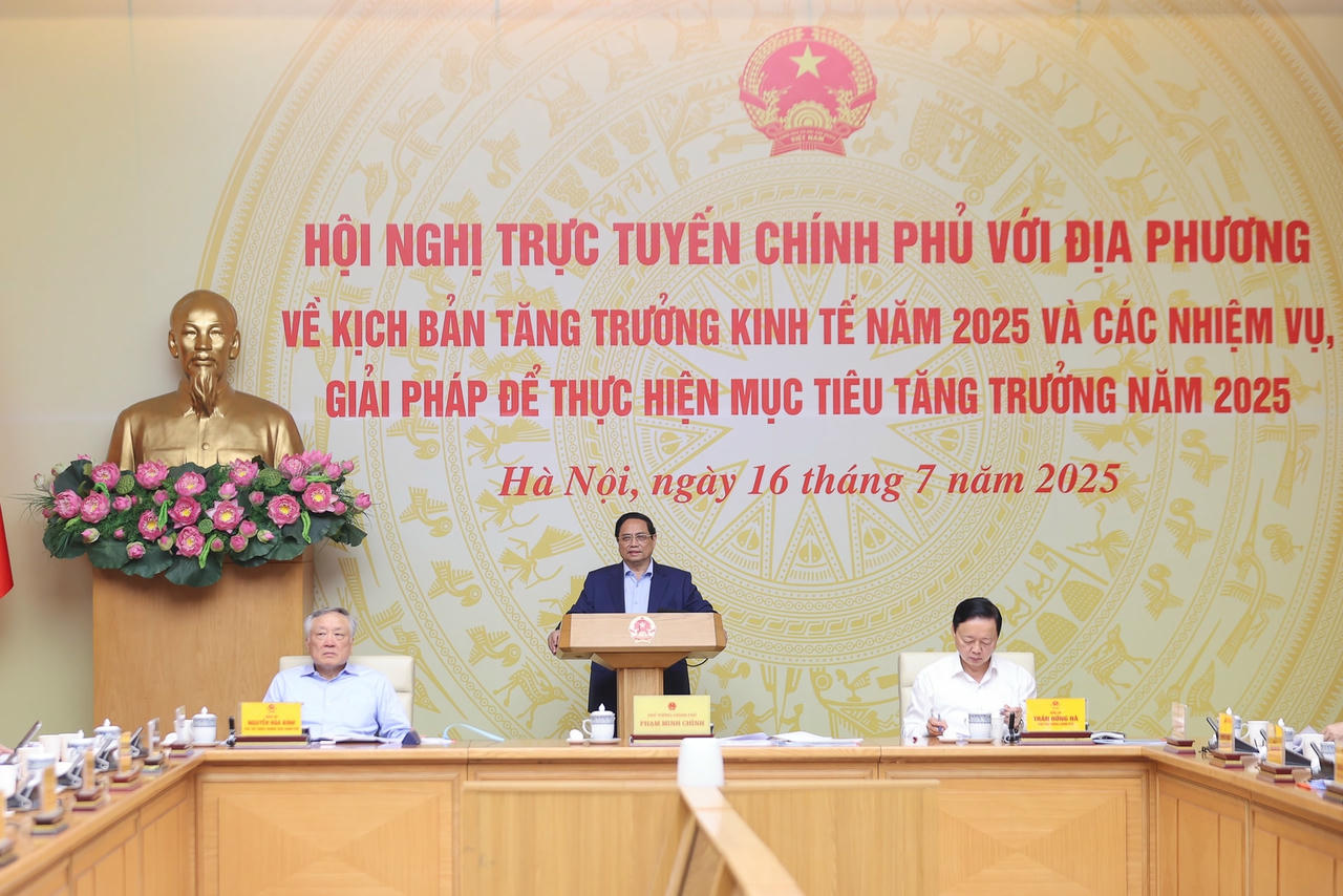 Thủ tướng: Phấn đấu tăng trưởng kinh tế năm 2025 từ 8,3-8,5%- Ảnh 1.