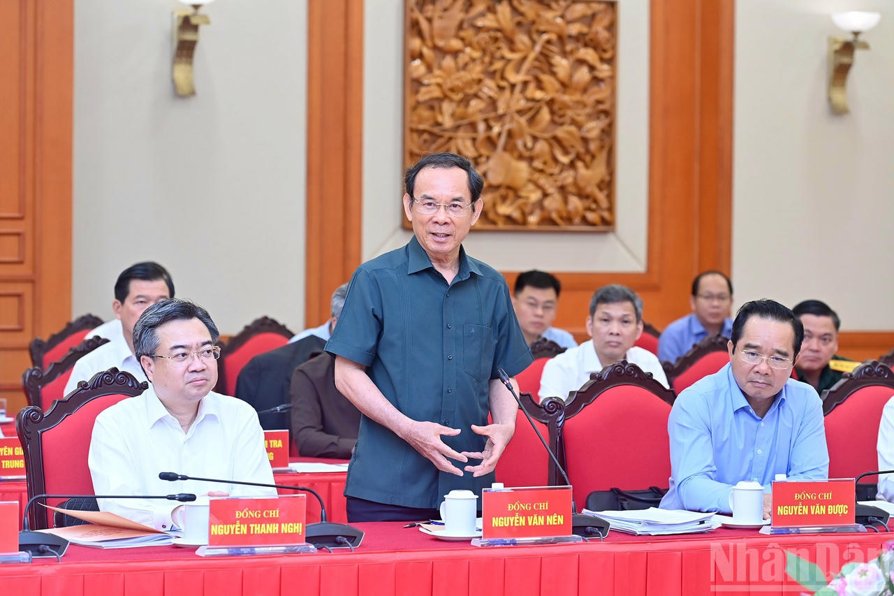 Bí thư Thành ủy Thành phố Hồ Chí Minh Nguyễn Văn Nên phát biểu tại cuộc làm việc. ndo_br_a25-bnd-4481.jpg