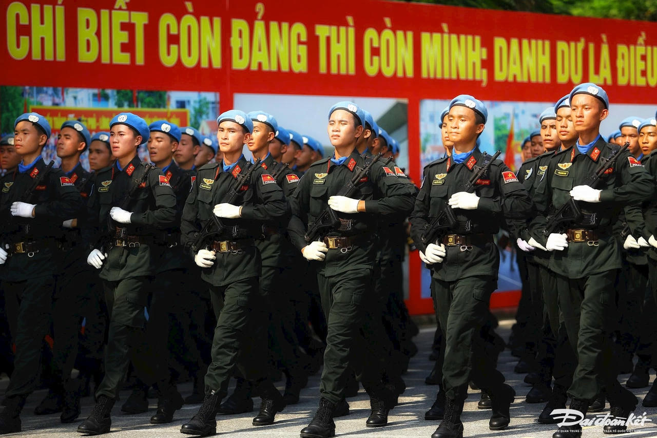diễu binh3