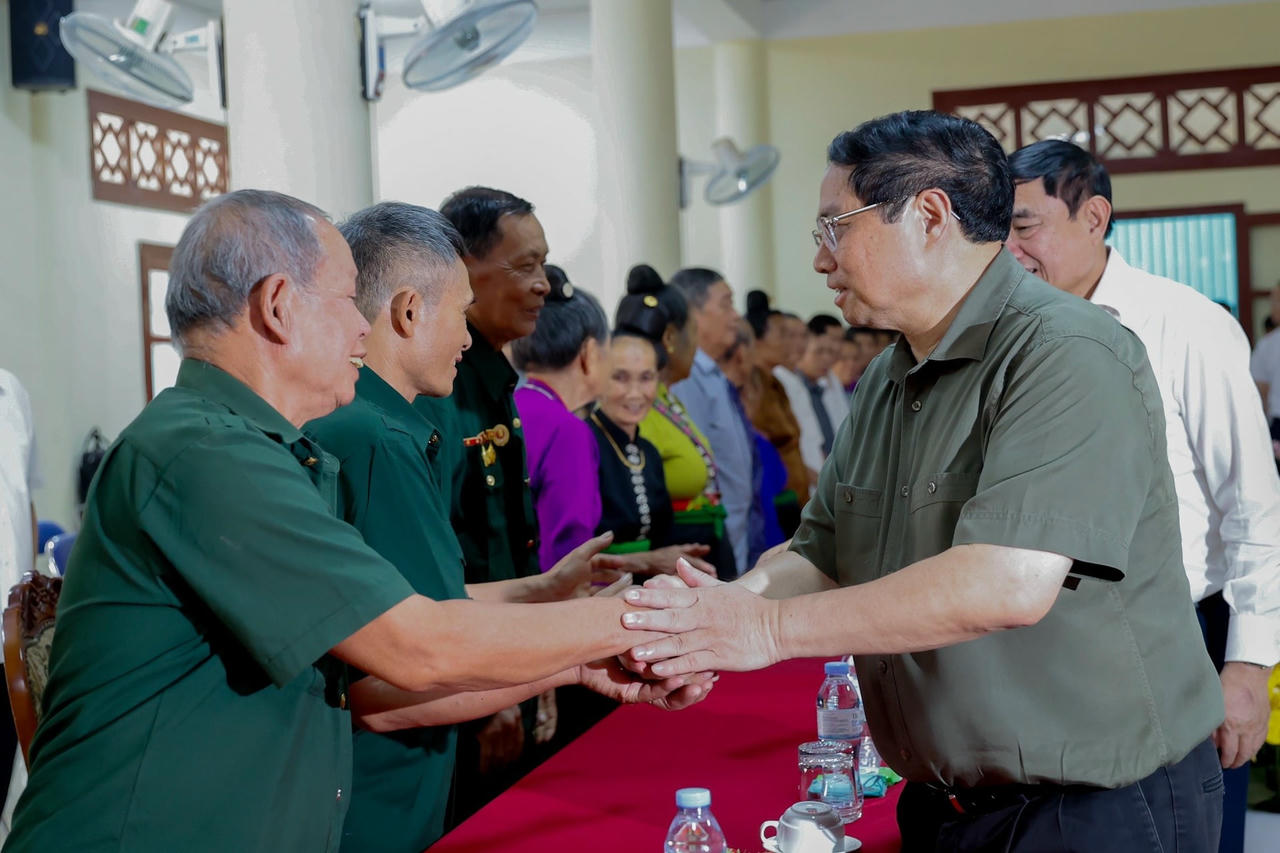 Thủ tướng Phạm Minh Chính dâng hương Đại tướng Võ Nguyên Giáp và tri ân những người làm nên Chiến thắng Điện Biên Phủ