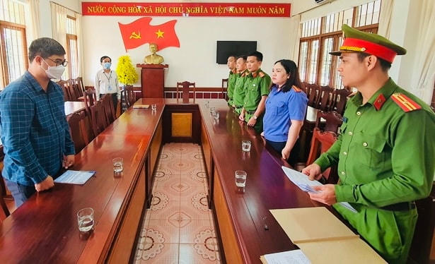 Cơ quan điều tra đang tống đạt các thủ tục tố tụng đối với bị can.
