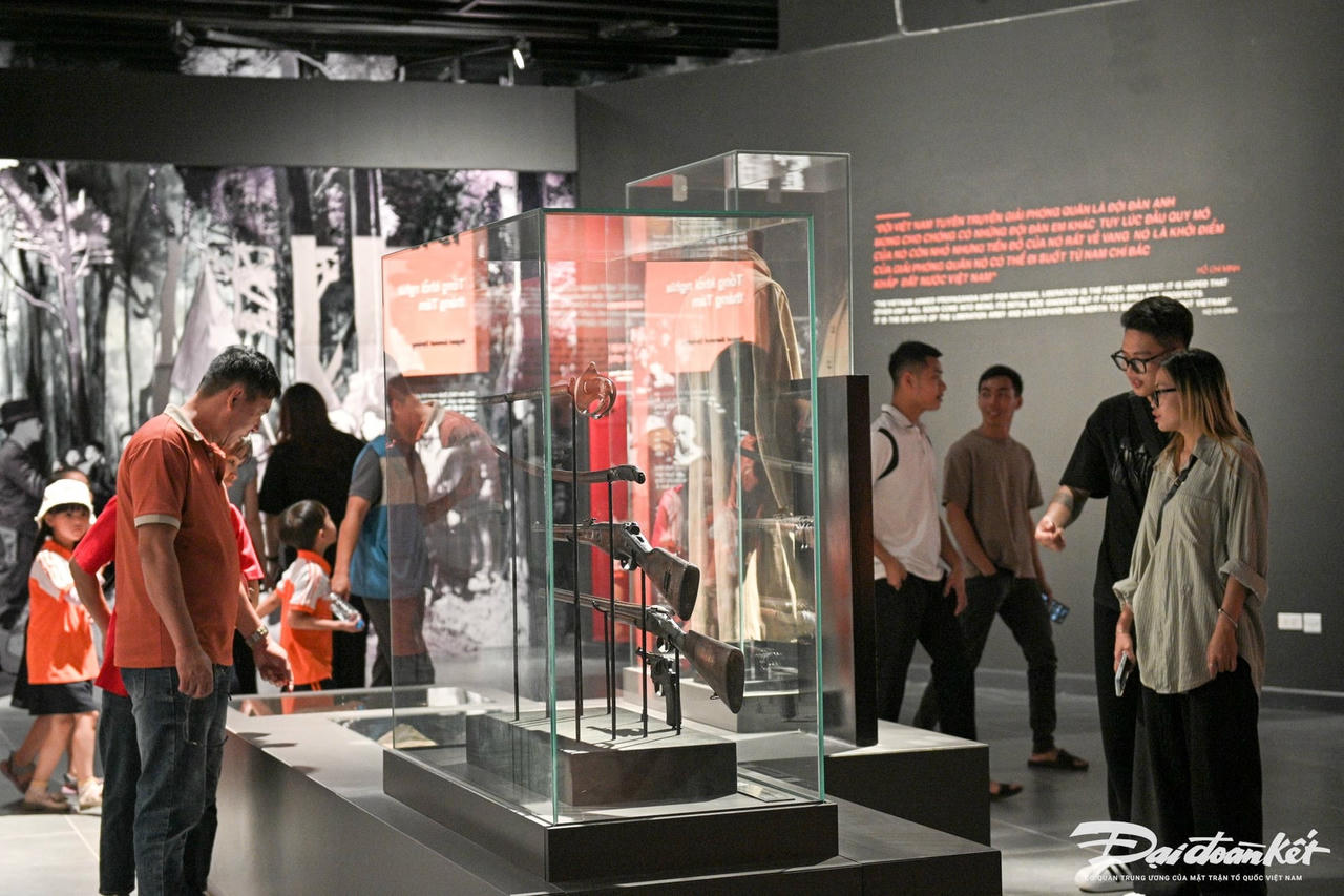 bao_tang-le-khanh6.jpg