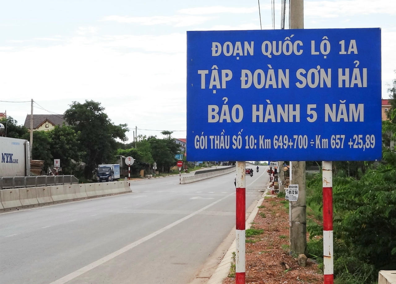 Đoạn Quốc lộ 1A do Tập đoàn Sơn Hải thi công và bảo hành 5 năm.