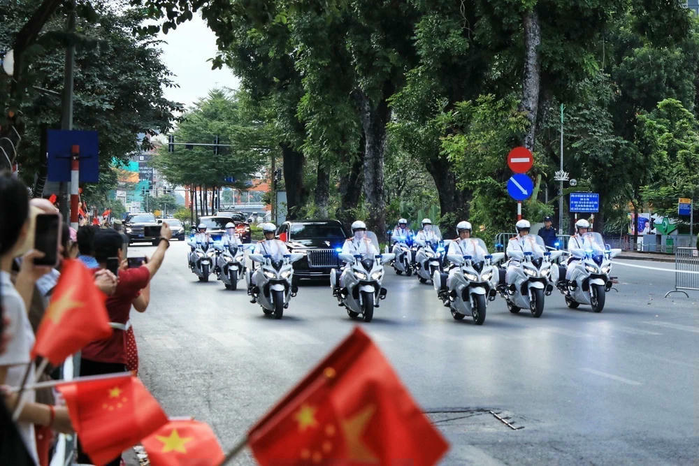 Chiều 12/12/2023, tại Phủ Chủ tịch, Tổng Bí thư Ban Chấp hành Trung ương Đảng Cộng sản Việt Nam Nguyễn Phú Trọng và Phu nhân chủ trì Lễ đón trọng thể Tổng Bí thư Ban Chấp hành Trung ương Đảng Cộng sản Trung Quốc, Chủ tịch nước Cộng hòa Nhân dân Trung Hoa Tập Cận Bình và Phu nhân thăm cấp Nhà nước tới Việt Nam theo nghi thức cao nhất dành cho nguyên thủ quốc gia. (Ảnh: TTXVN) ttxvn-le-don-tong-bi-thu-chu-tich-nuoc-trung-quoc-tap-can-binh-1-7275.jpg