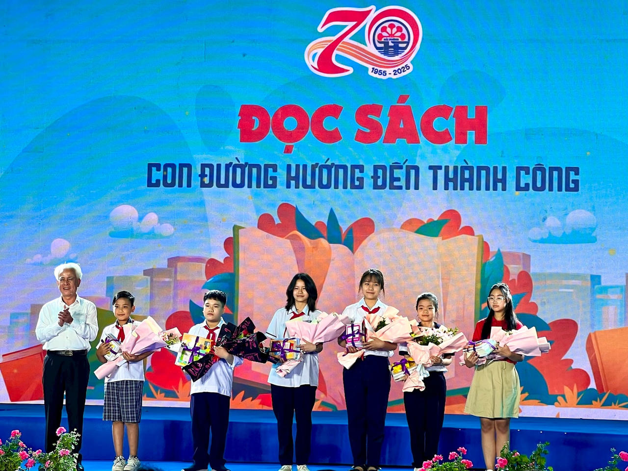 z6521902756994_fceb0a32db588fdcd9e71f3c31123216.jpg