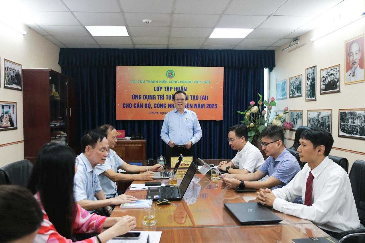 Ông Vũ Trọng Kim, Chủ tịch Hội Cựu thanh niên xung phong Việt Nam phát biểu tại lớp tập huấn. Ảnh: Tiến Đạt.