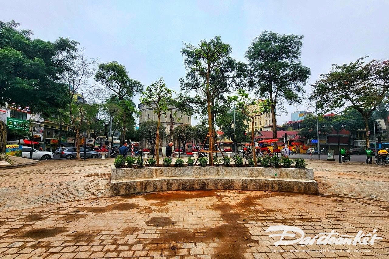 W_vuon_hoa_hang_dau-le-khanh1.jpg