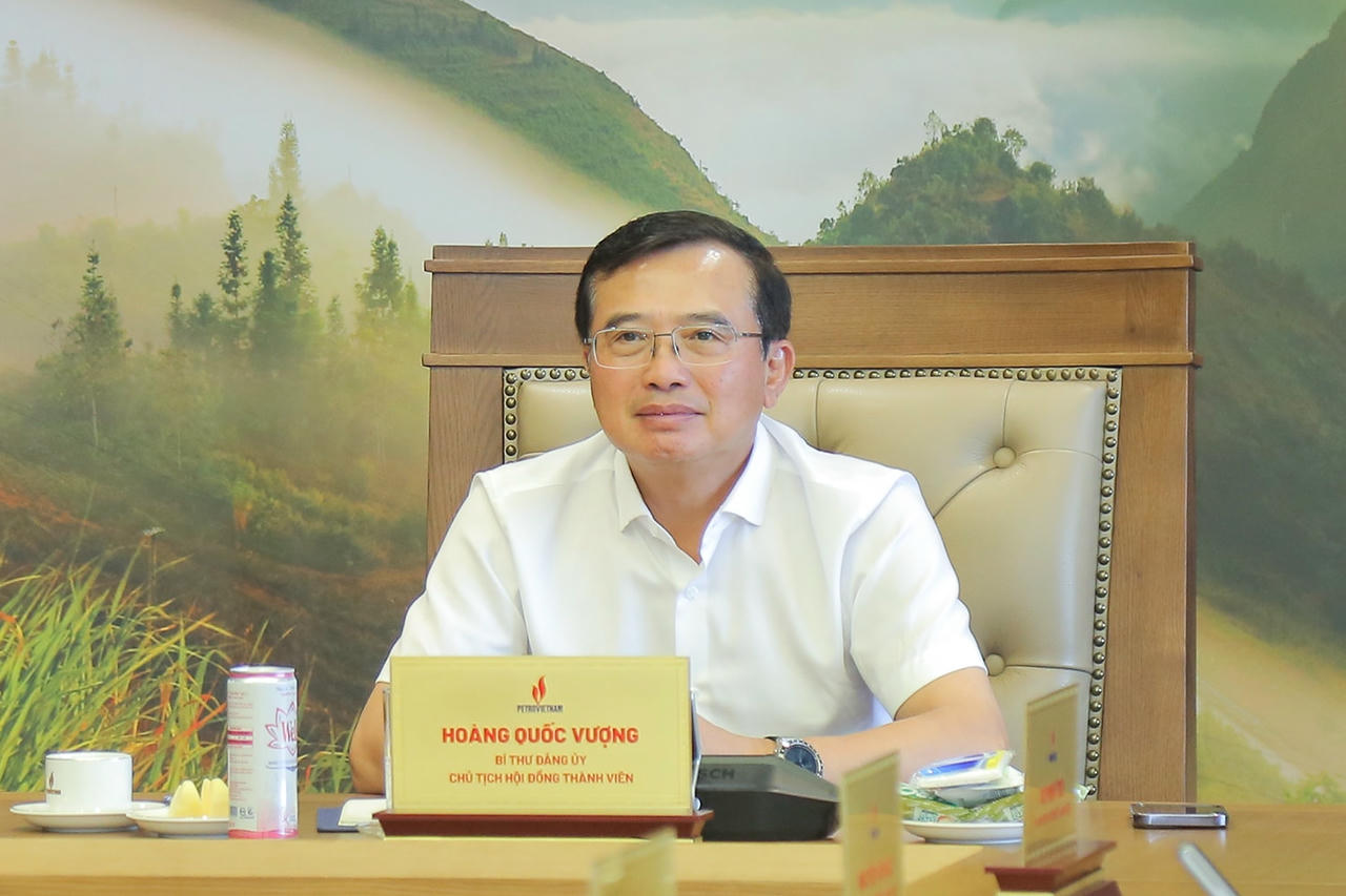 Chủ tịch HĐTV Petrovietnam Hoàng Quốc Vượng phát biểu chỉ đạo.