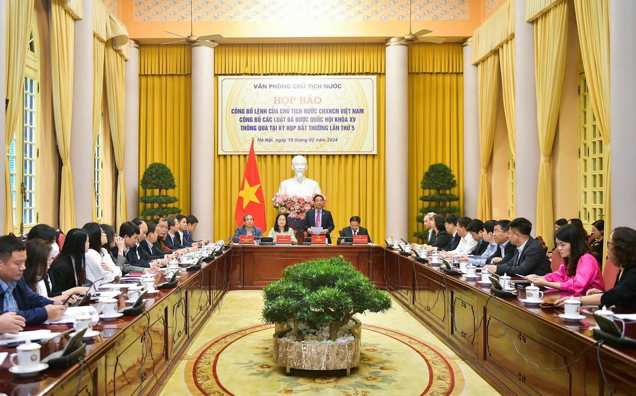anh-bai-tren(1).jpg