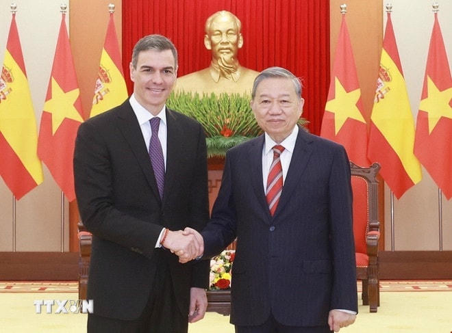 Tổng Bí thư Tô Lâm tiếp Thủ tướng Tây Ban Nha Pedro Sánchez. (Ảnh: Thống Nhất/TTXVN) ttxvn-tong-bi-thu-to-lam-tiep-thu-tuong-tay-ban-nha-7961819-resize-5.jpg