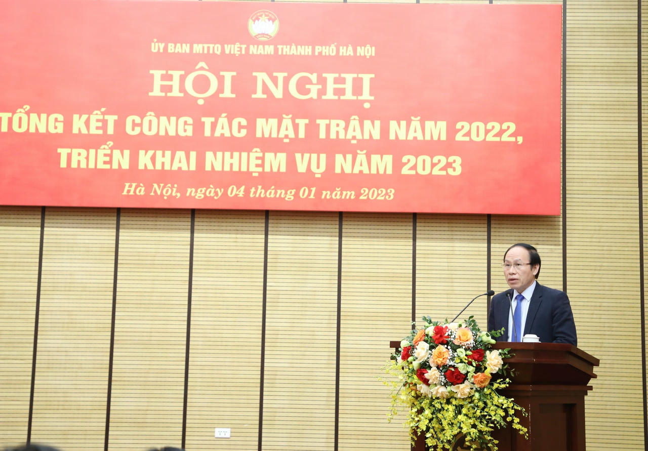Phó Chủ tịch - Tổng Thư ký Lê Tiến Châu phát biểu tại hội nghị. 
