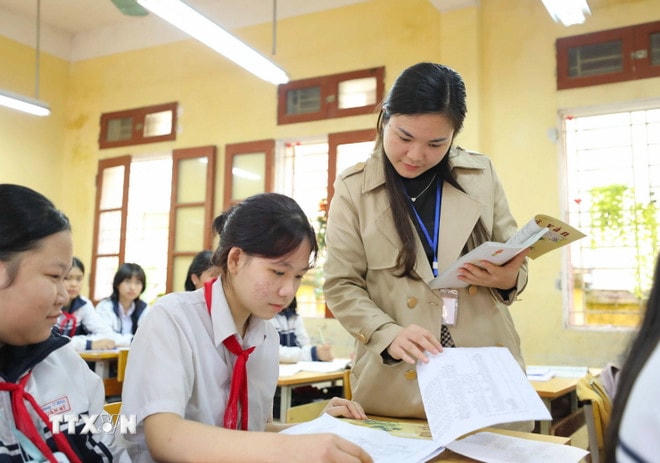 Học sinh ôn tập tại lớp. (Nguồn: TTXVN) ttxvn-tuyen-sinh-lop-10-8692.jpg