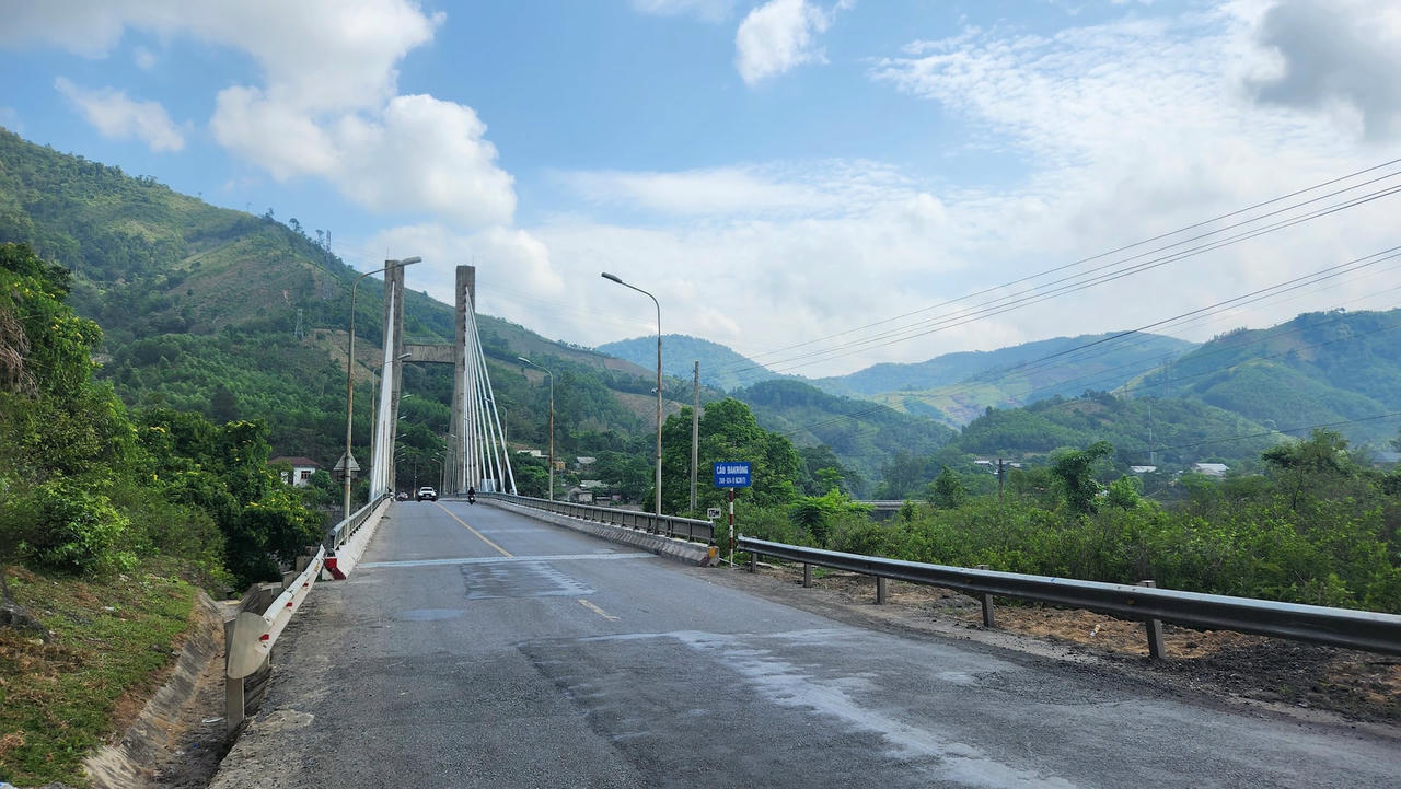 4-cau-dakrong.jpg