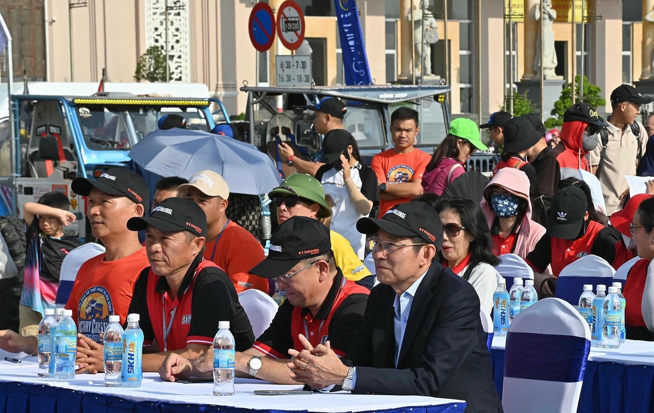 Các đại biểu tham gia buổi lễ (anhrThuyf Trang)